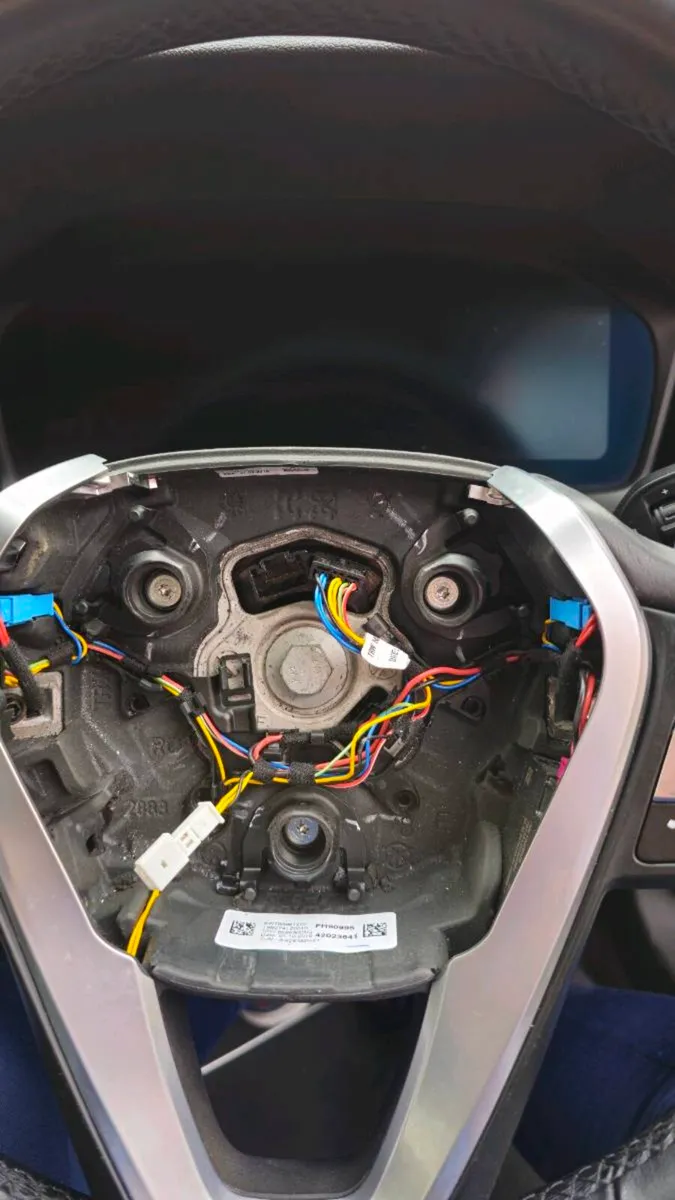 Bme G20 steering wheel for parts - Image 3