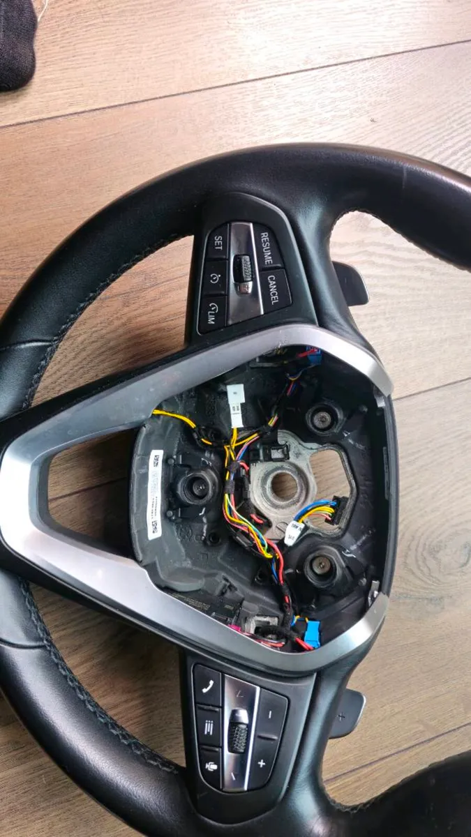 Bme G20 steering wheel for parts - Image 1