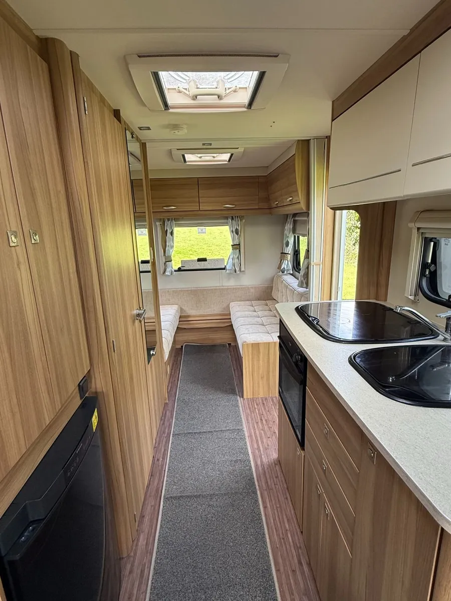 Xplore 4-berth  lightweight caravan (2015) - Image 2