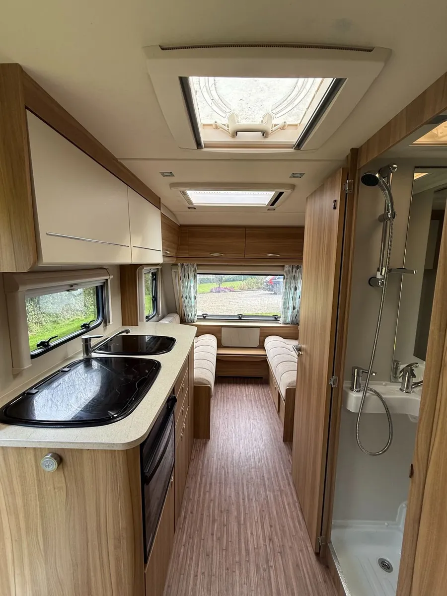 Xplore 4-berth  lightweight caravan (2015) - Image 4