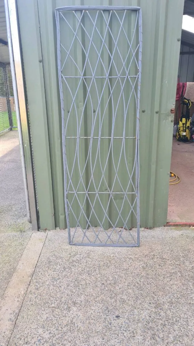 GARDEN TRELLIS - Image 1