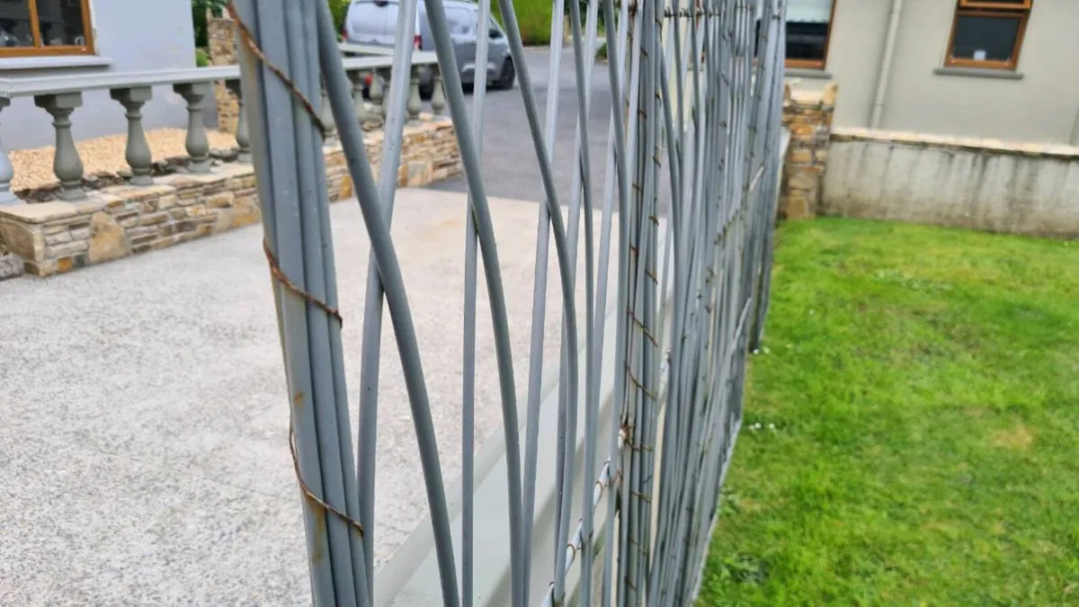 GARDEN TRELLIS - Image 3