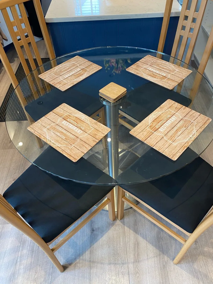 4 stylish dining chairs - Image 2