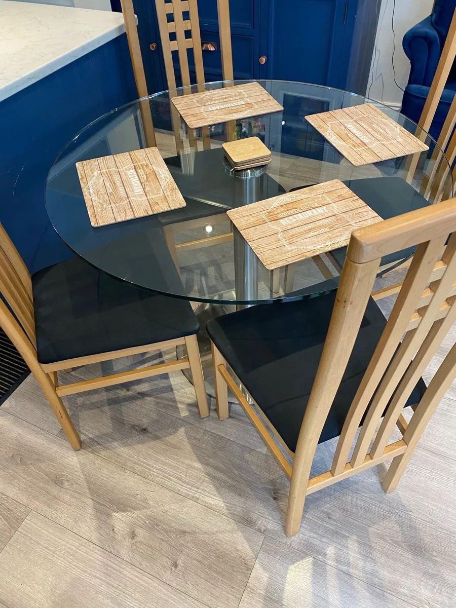 4 stylish dining chairs - Image 1