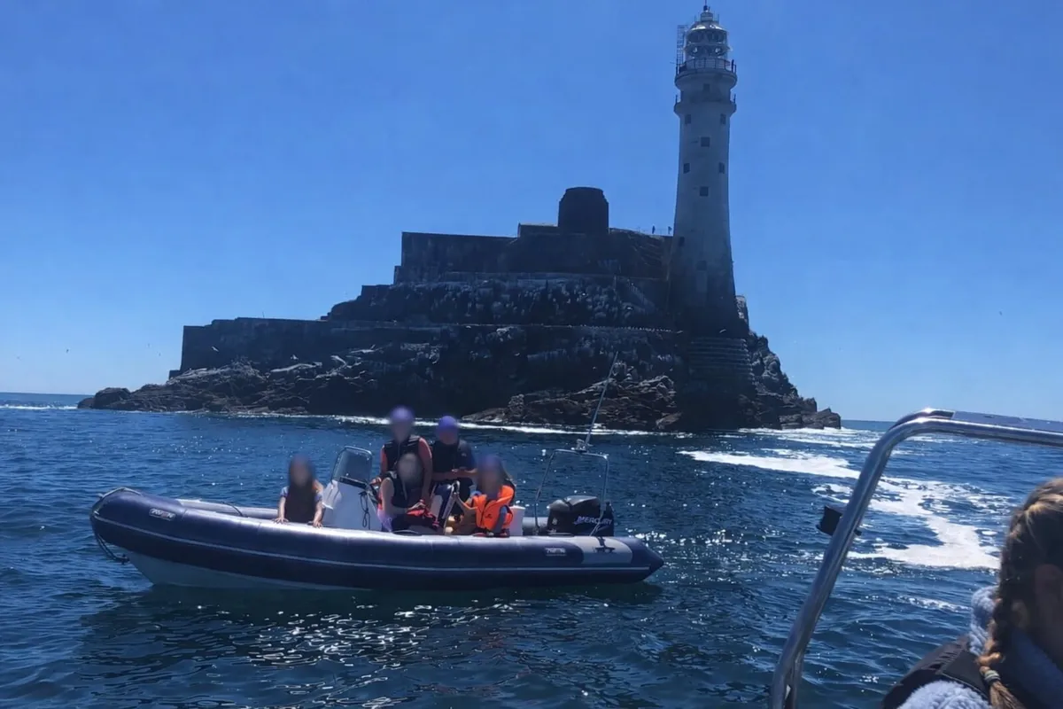 Avon 5.5 meter, 90hp Mercury Engine and trailer. - Image 1