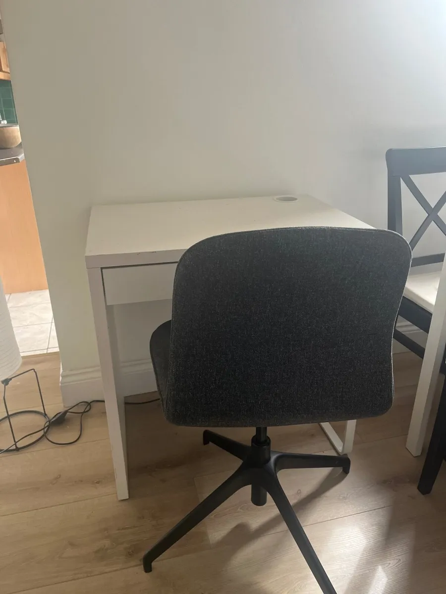 Desk and office chair - Image 3