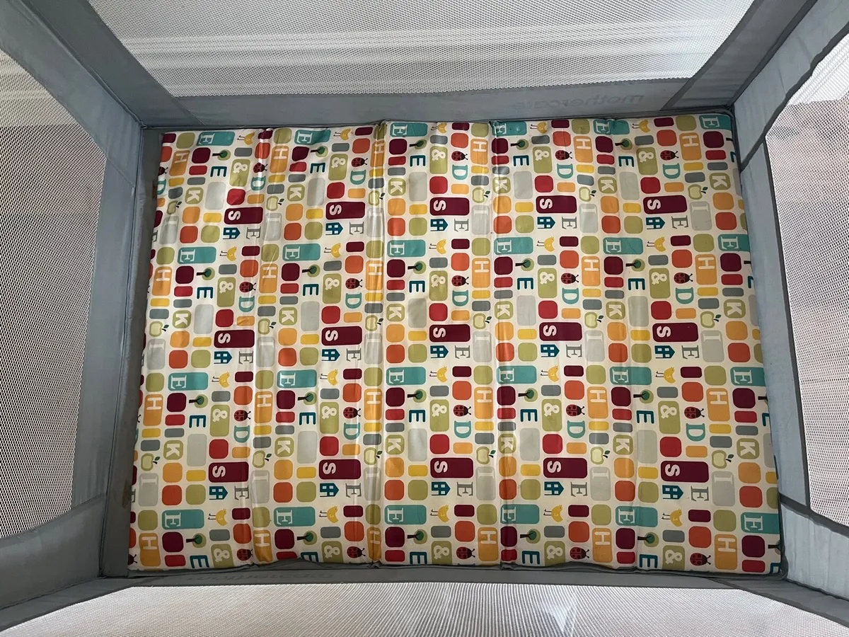 Travel cot - Image 4