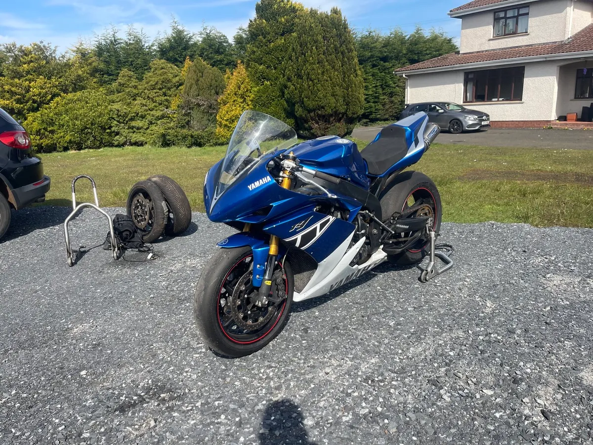 Yamaha R1 race / track bike - Image 1