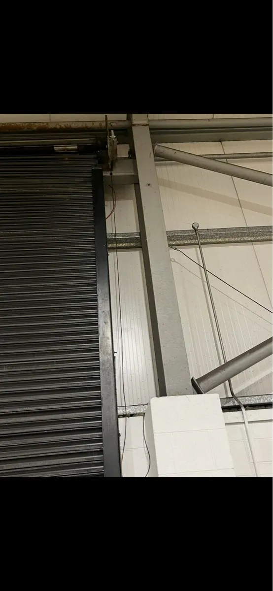 Roller door - Image 3