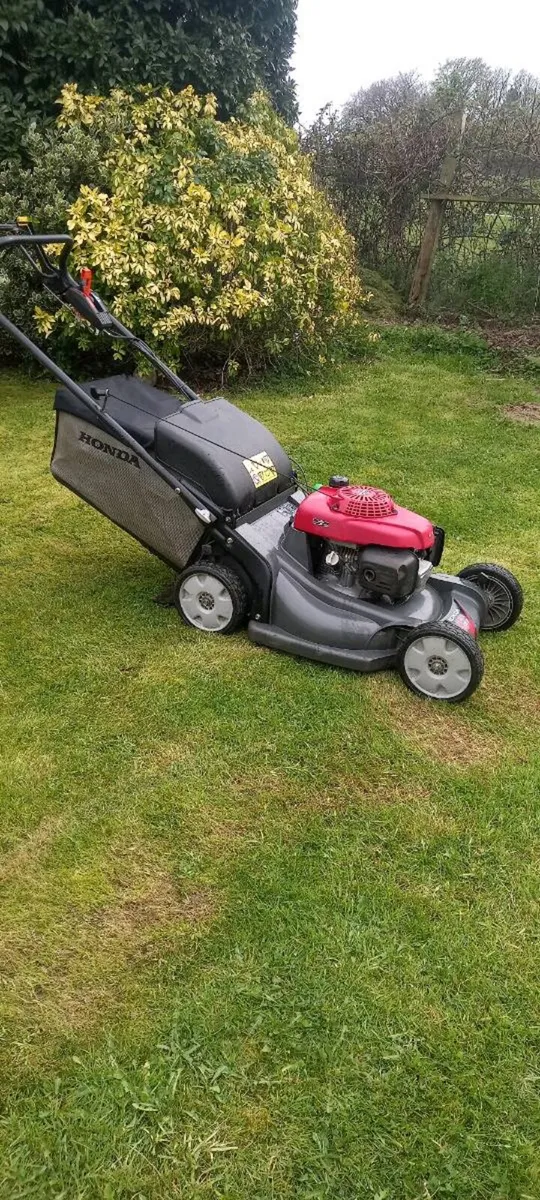 Honda lawnmower - Image 1