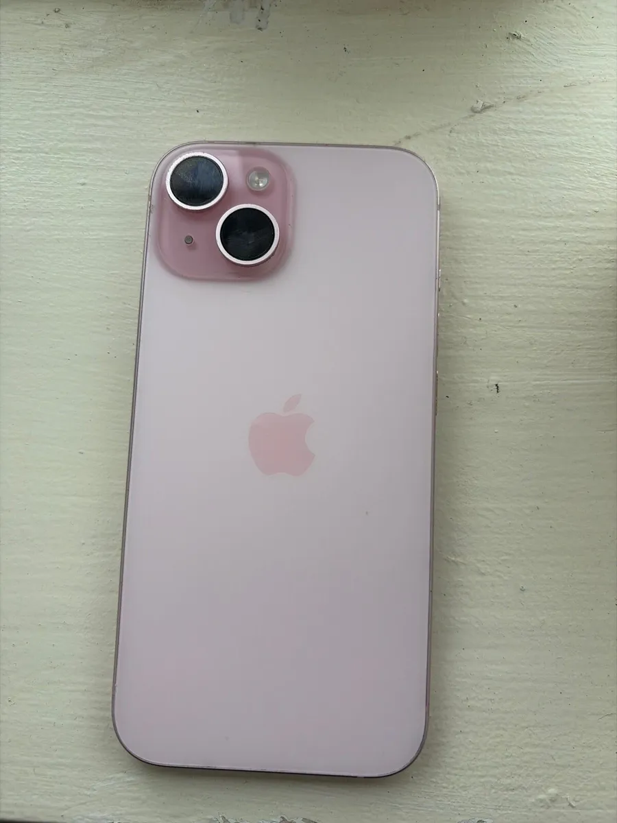 iPhone 15 - Image 1