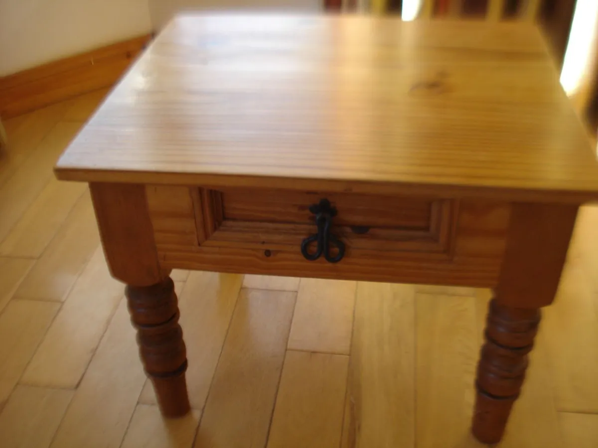 SMALL SOLID PINE TABLE WITH  BUILT IN DRAWER. - Image 2