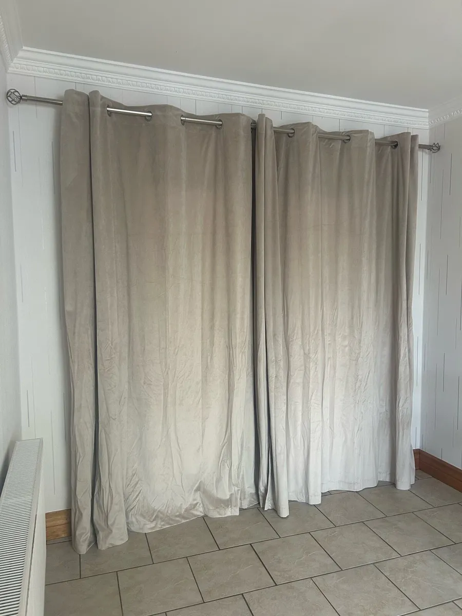 Two sets of metal Curtain Rails - Image 4