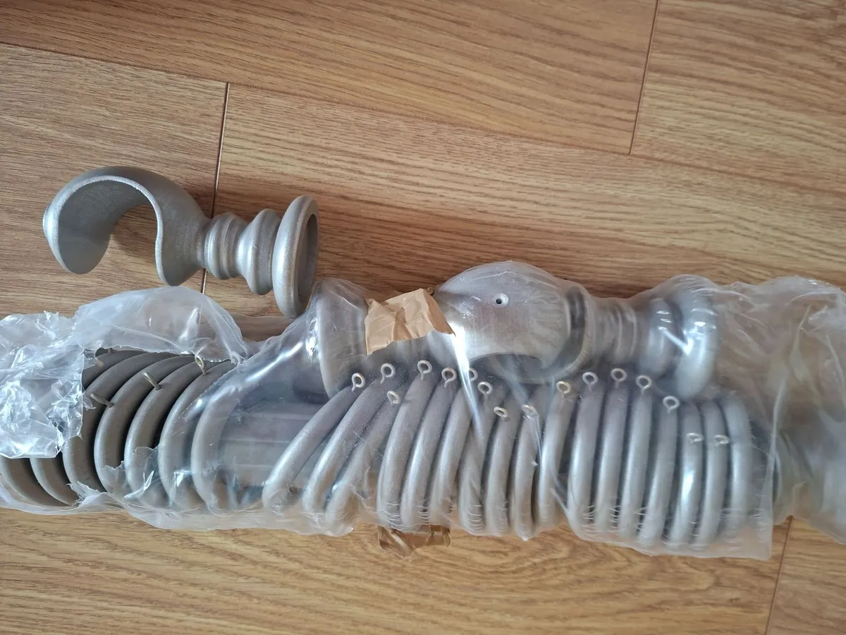 Curtain pole - Image 2