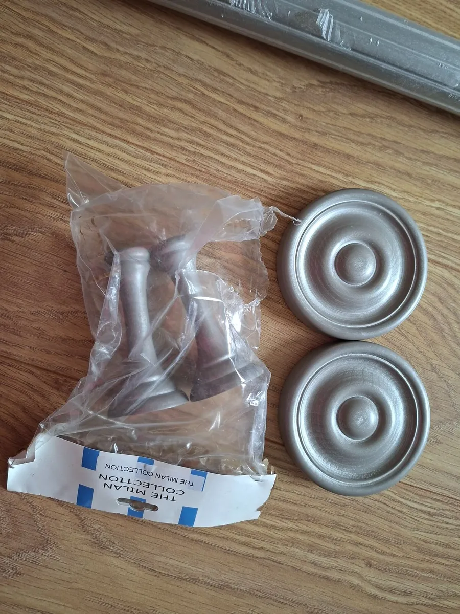 Curtain pole - Image 3