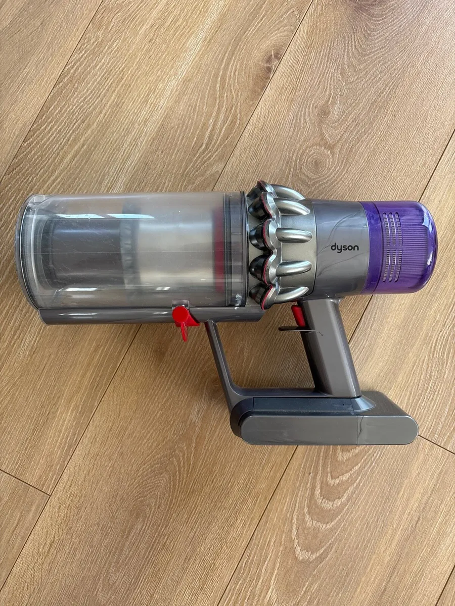 Dyson V11 Vacuum Cleaner - Image 2