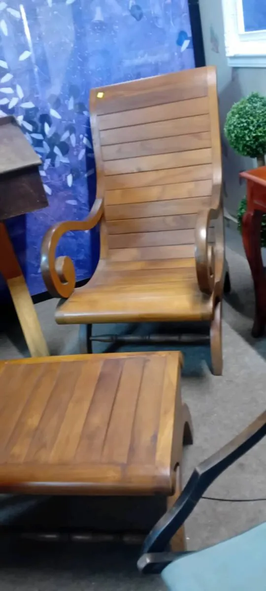 Large Hardwood Plantation Style Chair - Image 1