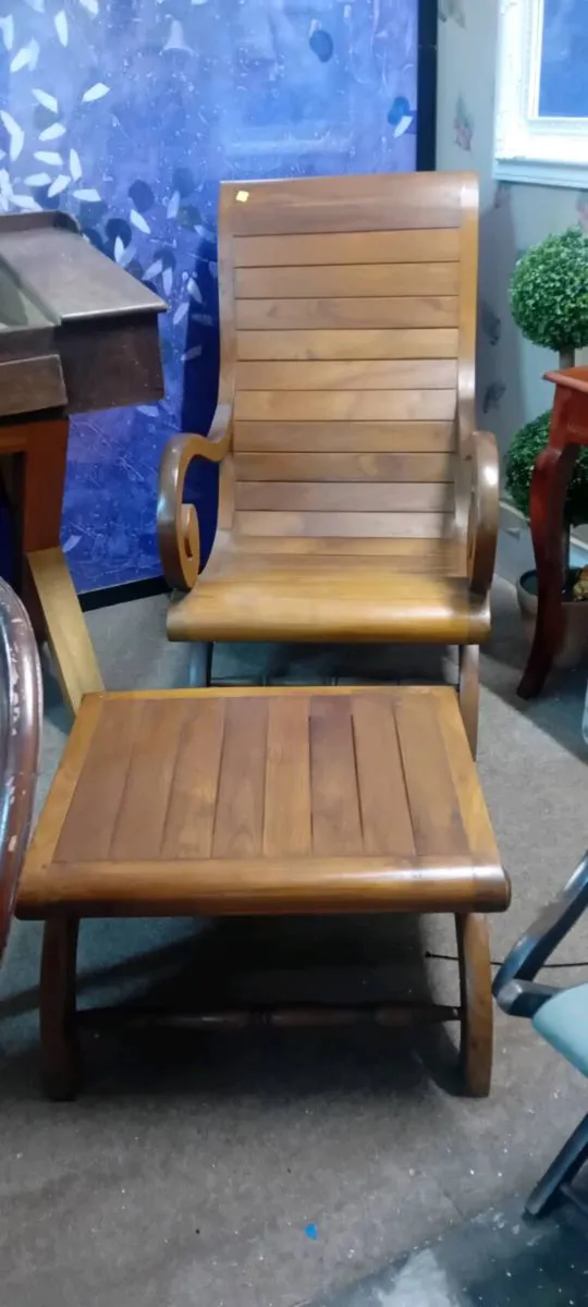 Large Hardwood Plantation Style Chair - Image 2