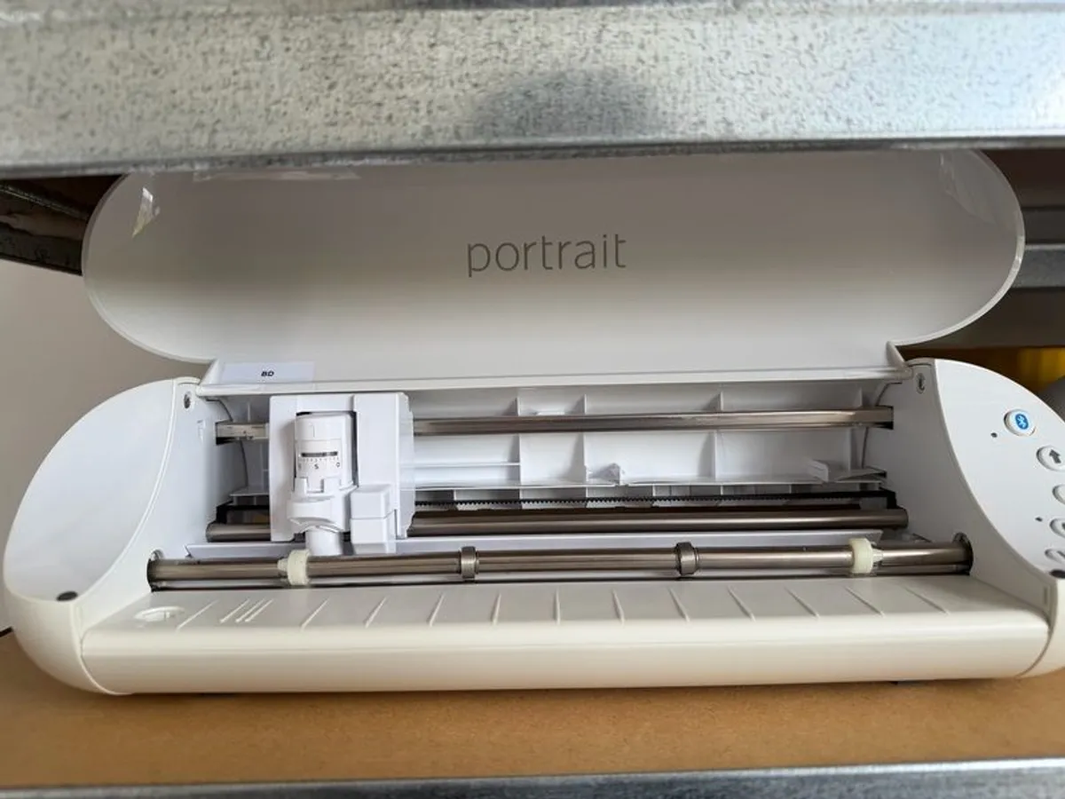 Silhouette Portrait 3 - Image 1