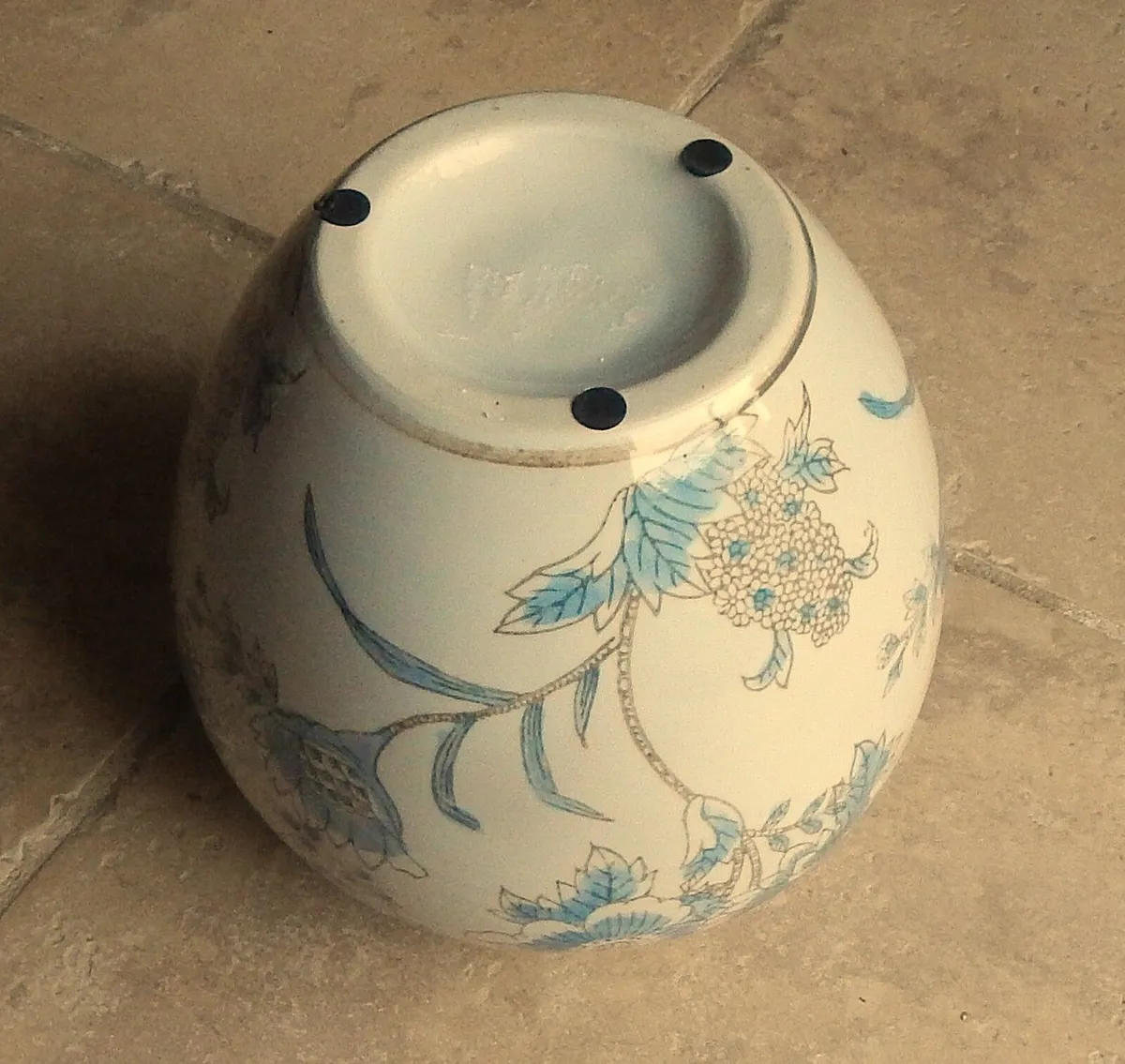 Galt International Hand Painted Ceramic Ginger Jar - Image 4