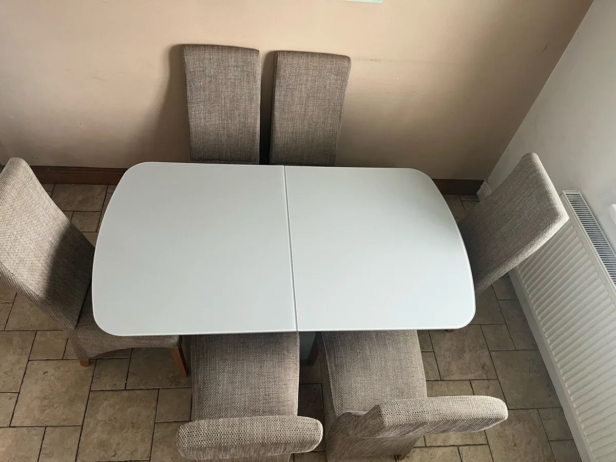 Dining table - Image 2