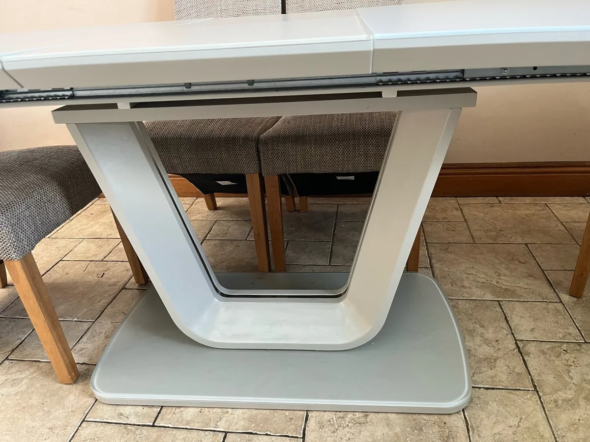 Dining table - Image 3