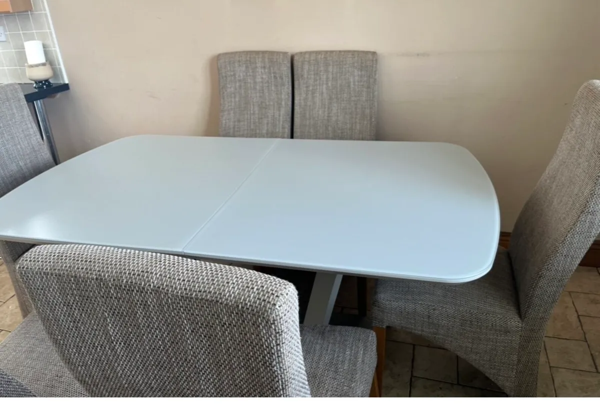 Dining table - Image 4