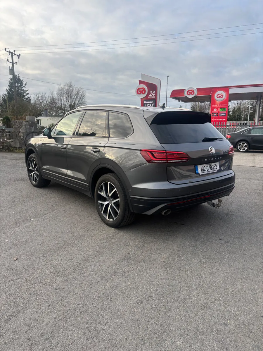 2019 Volkswagen Touareg 3.0 TDI 2 Seat Com - Image 4