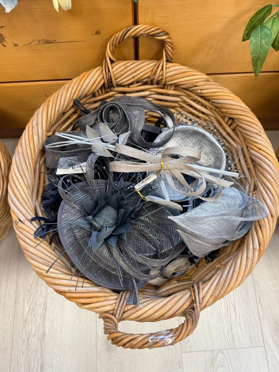 300 FASCINATORS FOR SALE - Image 4
