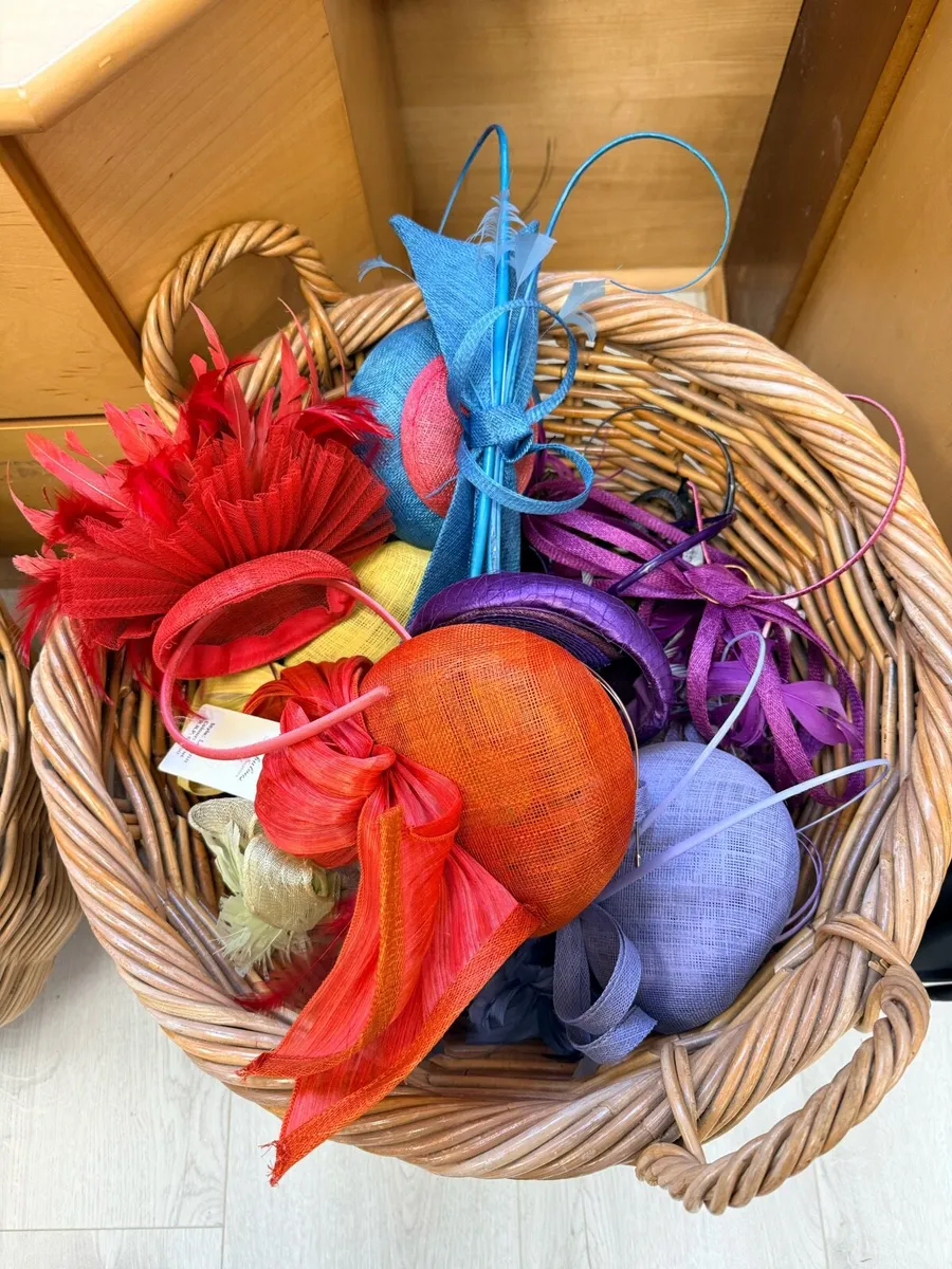 300 FASCINATORS FOR SALE - Image 2