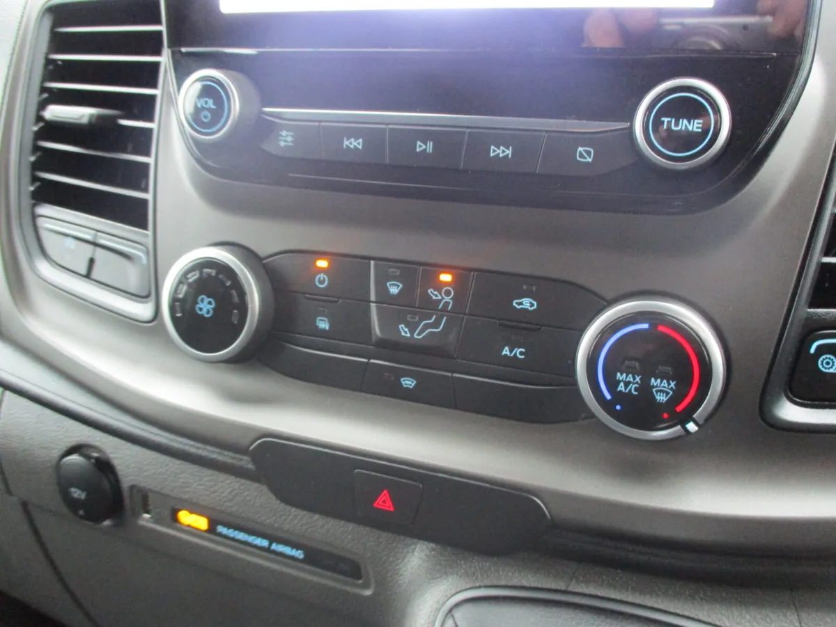 Ford Transit Custom 2023 130 bhp TREND LINE - Image 4