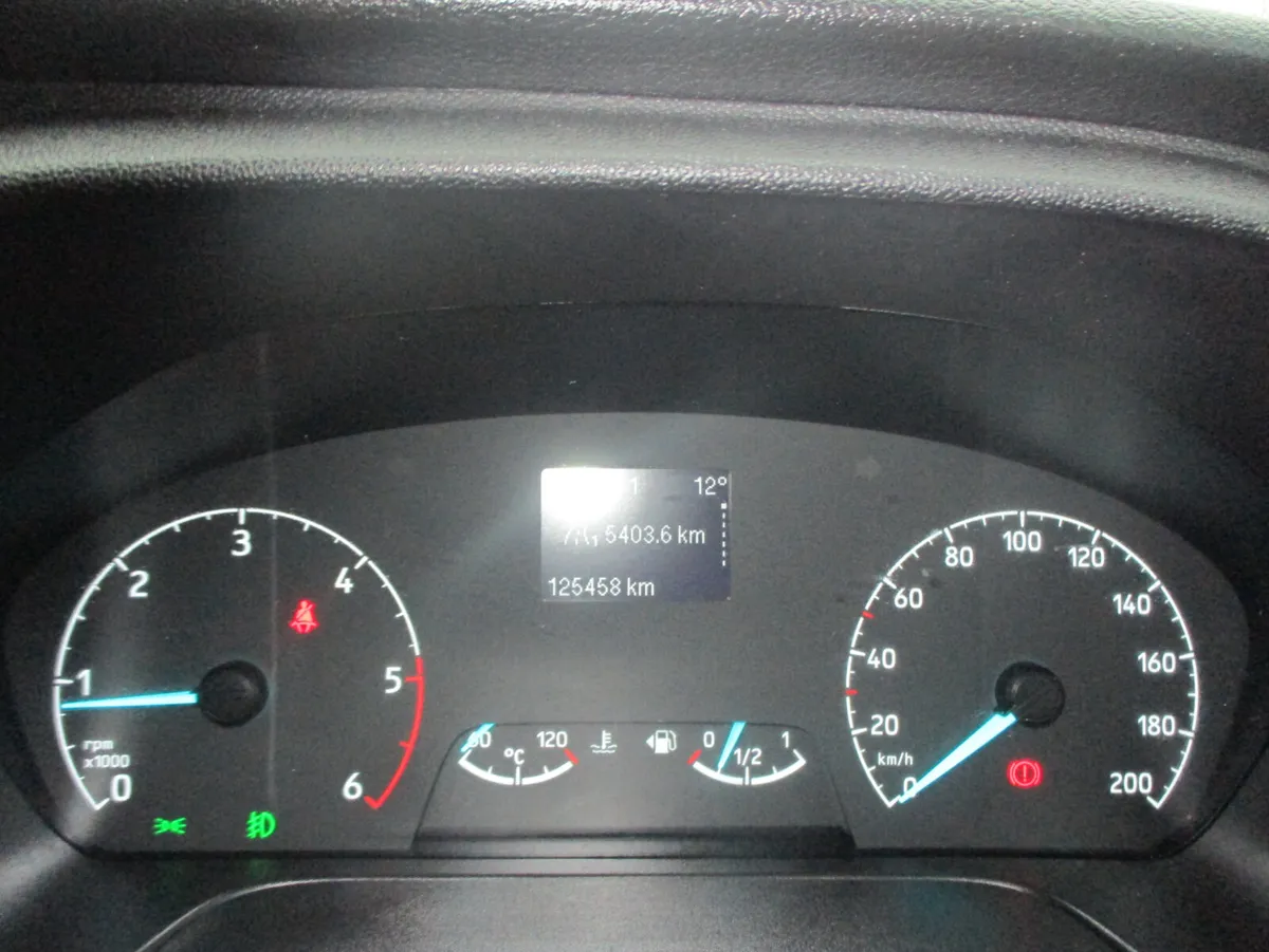 Ford Transit Custom 2023 130 bhp TREND LINE - Image 2