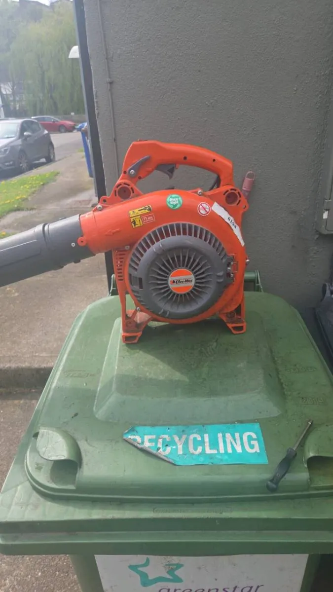 Oleo mac bv270 blower - Image 1