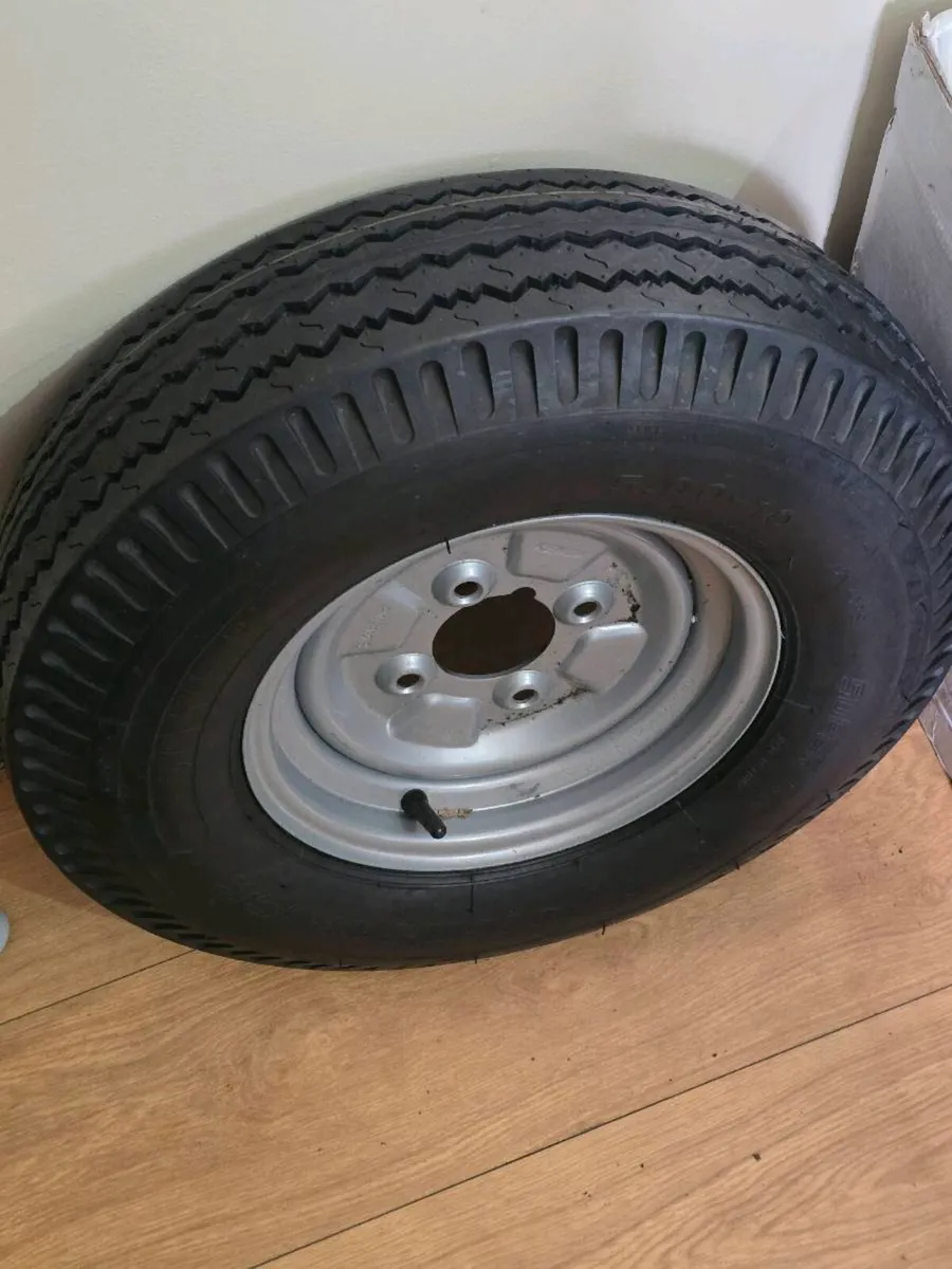 17'5 foot rare fiberglass lake boat - Image 2