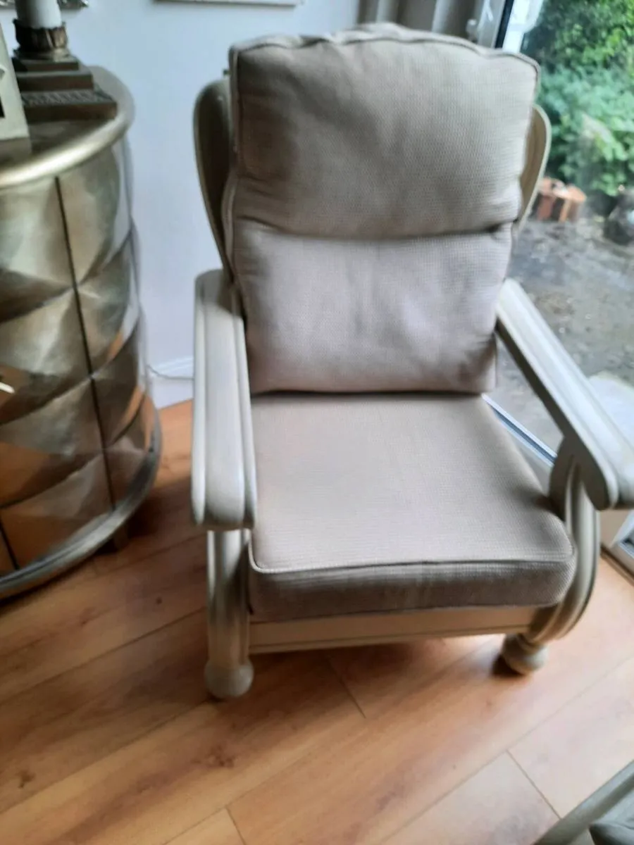 Cream armchair - Image 3