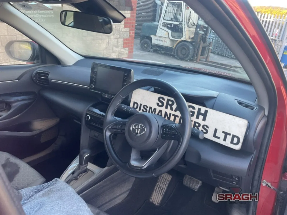 TOYOTA YARIS COLLECTION - Image 3