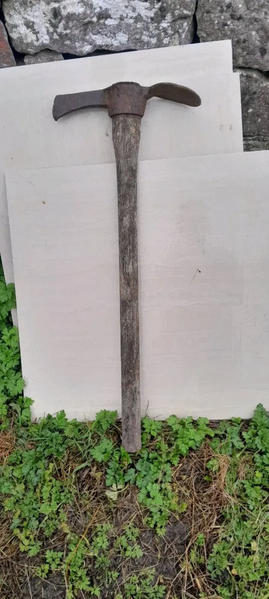 Antique pick axe - Image 4