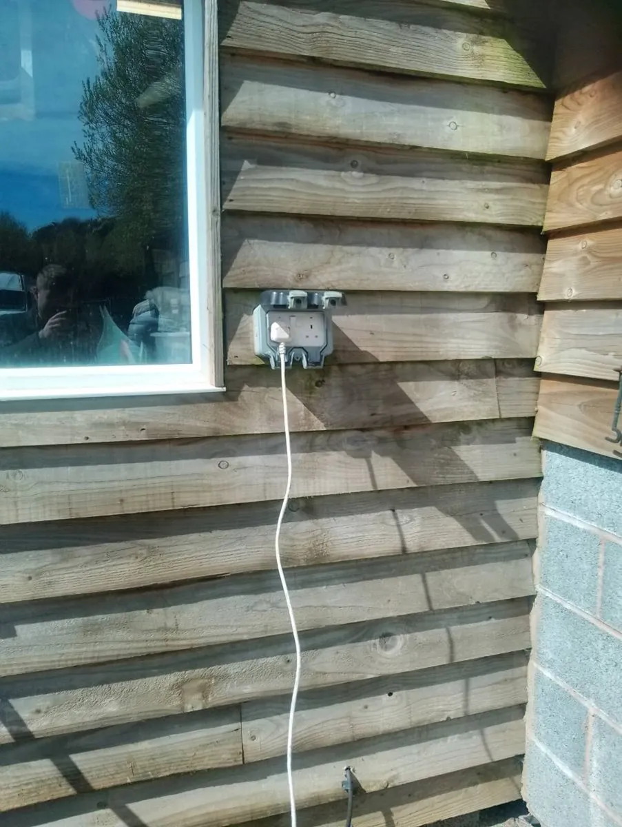 Wagner airless sprayer free delivery - Image 4