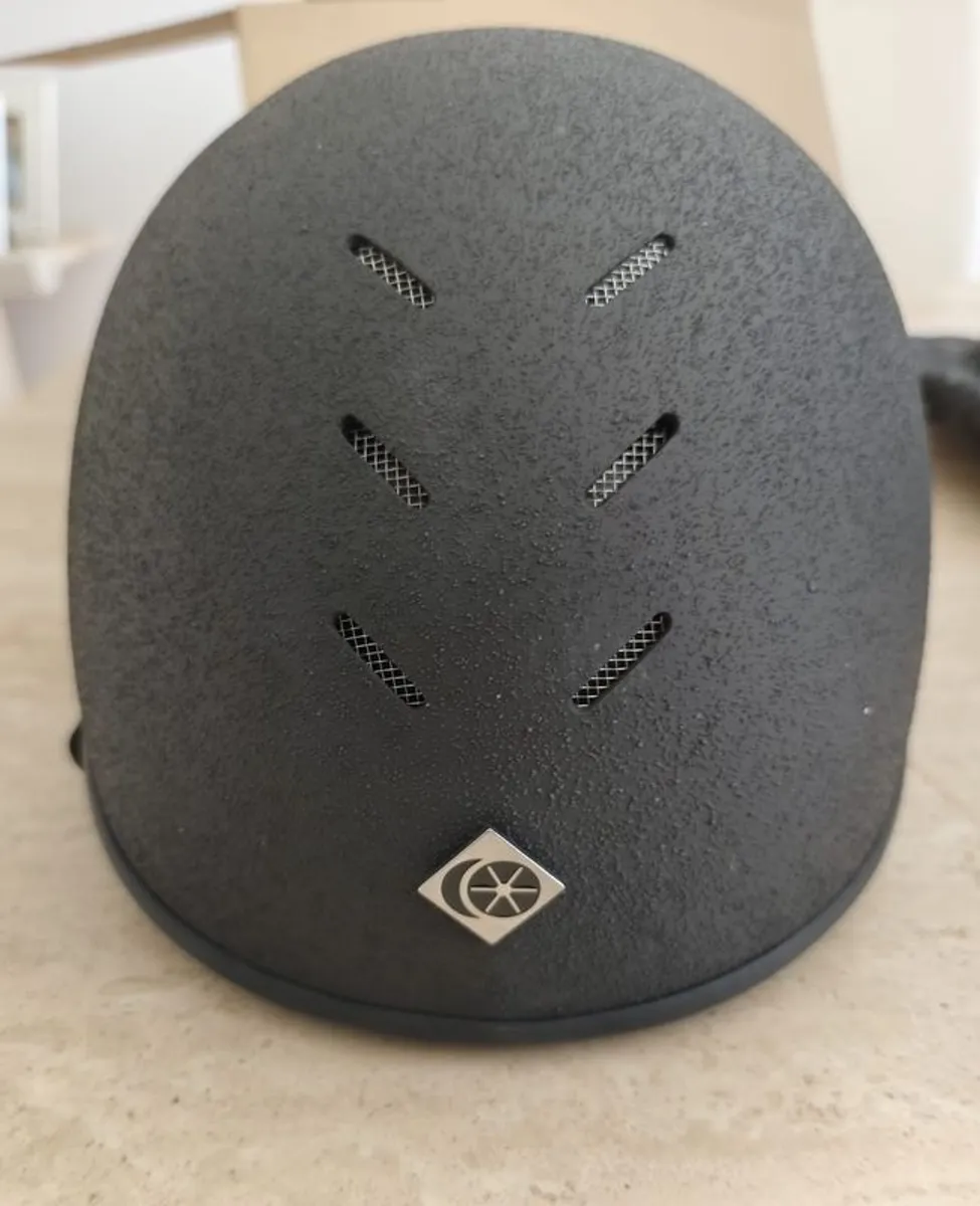 Brand New Charles Owen Pro 11 Skull 57cm - Image 1