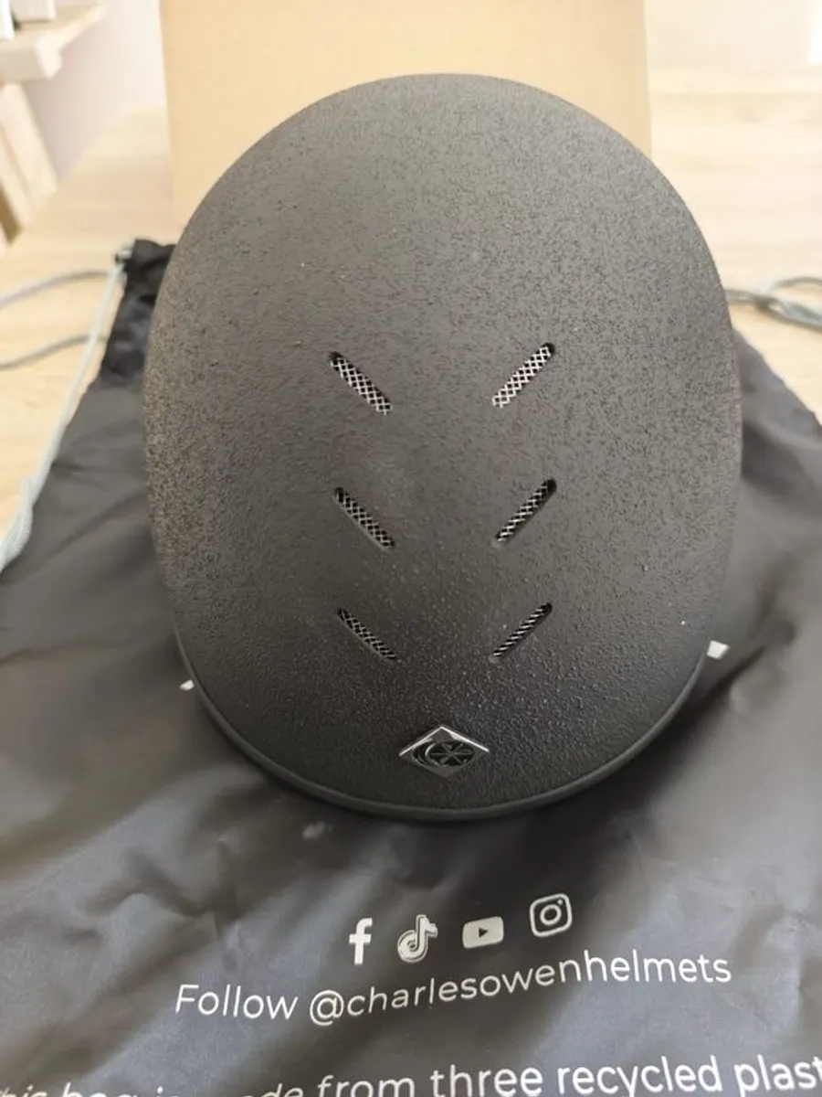 Brand New Charles Owen Pro 11 Skull 57cm - Image 2