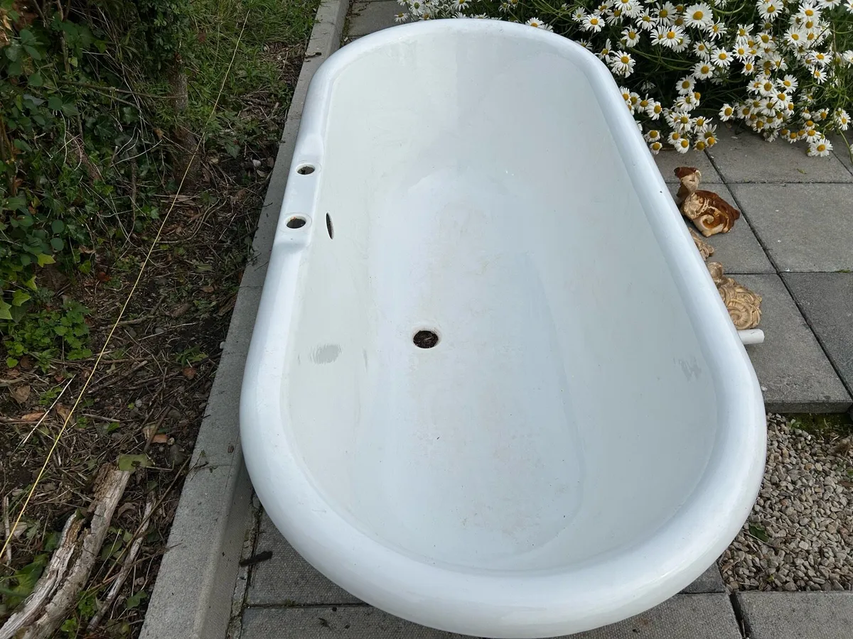 Antique Victorian double ended roll top bath - Image 1
