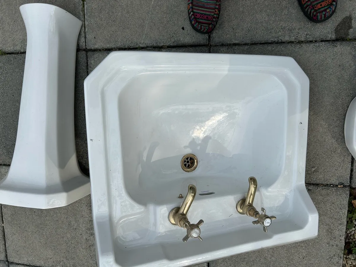 Antique Victorian double ended roll top bath - Image 4