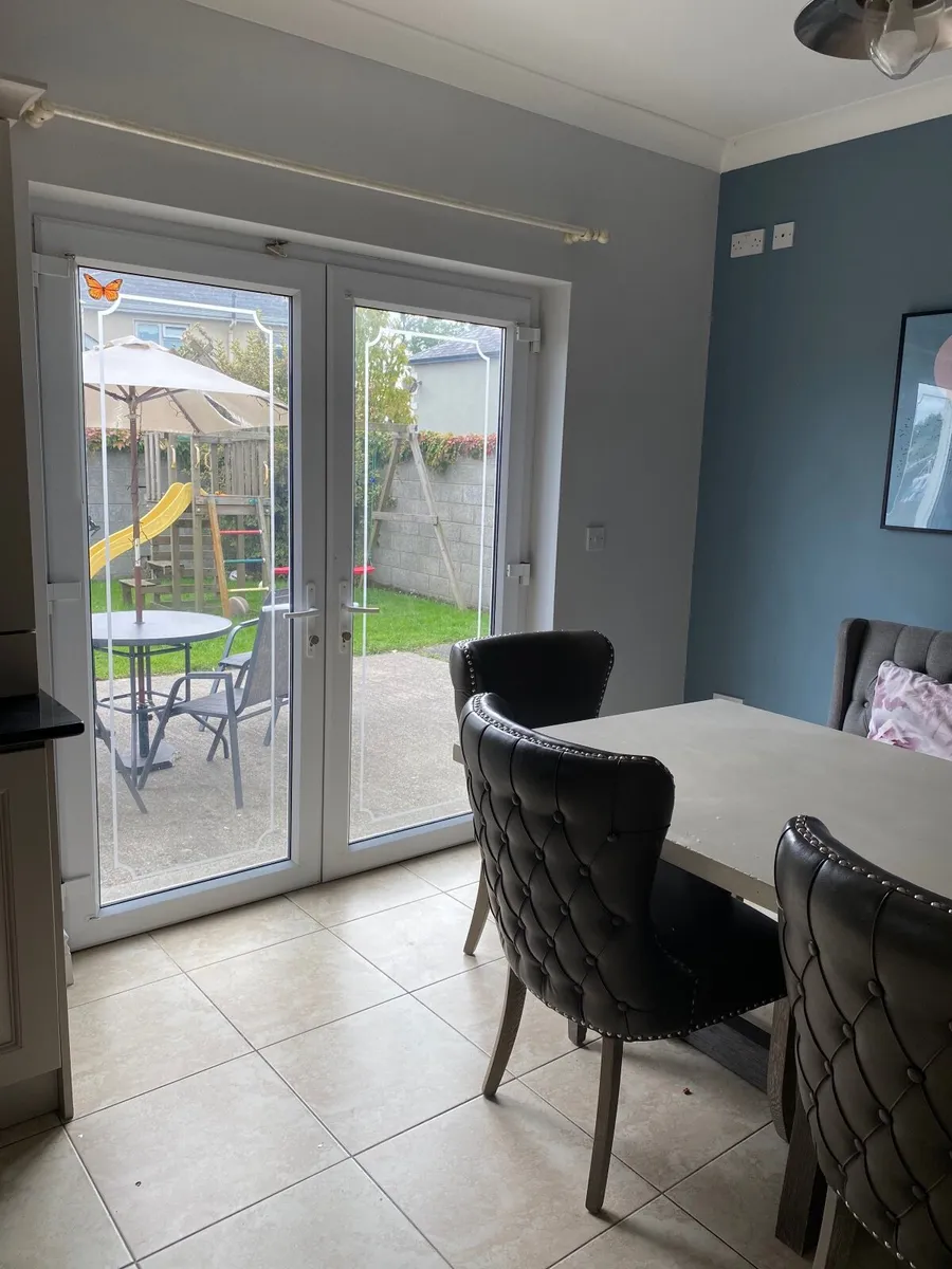 Dining table and chairs - Image 3
