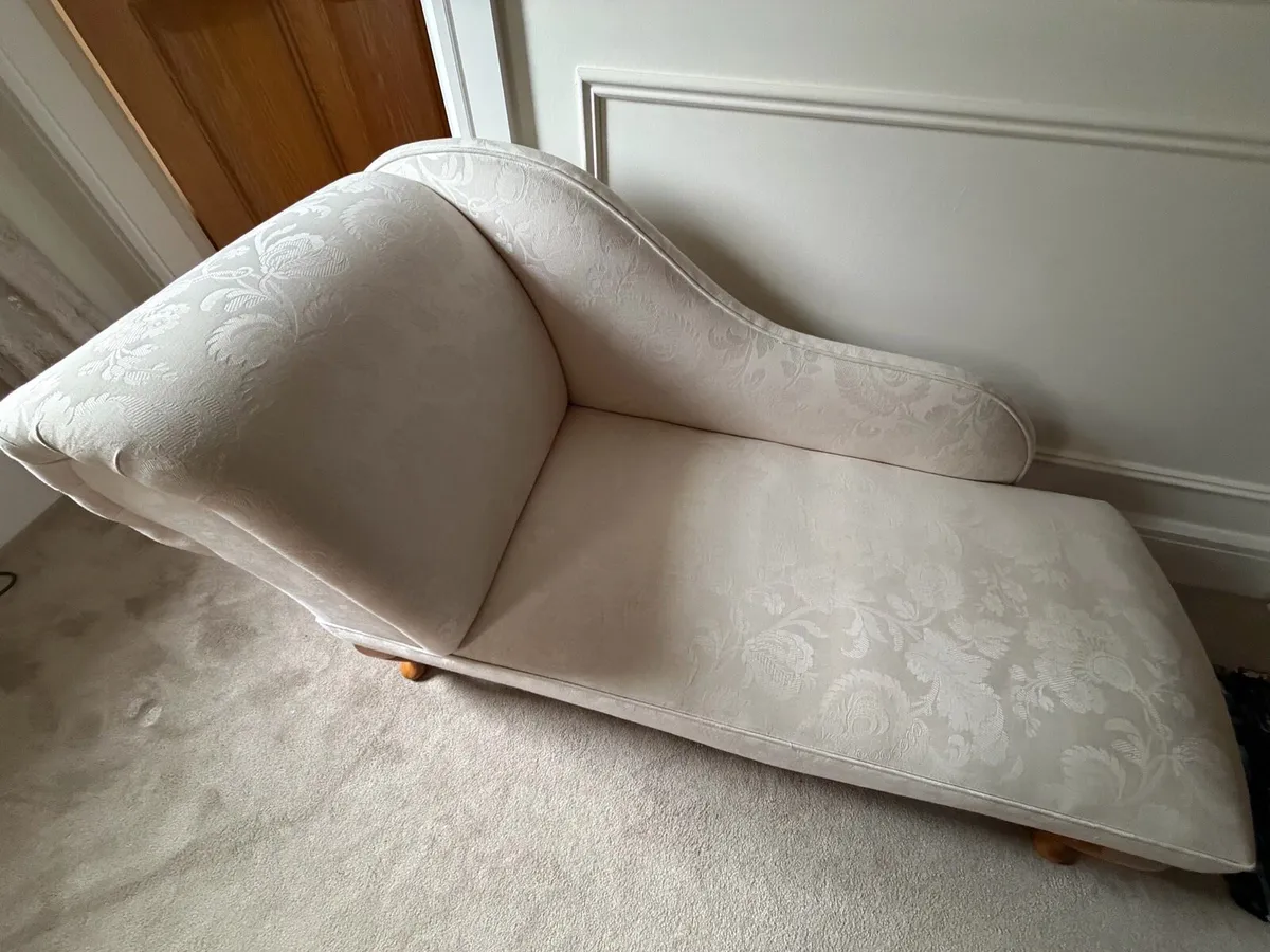 Chaise Lounge - Image 1