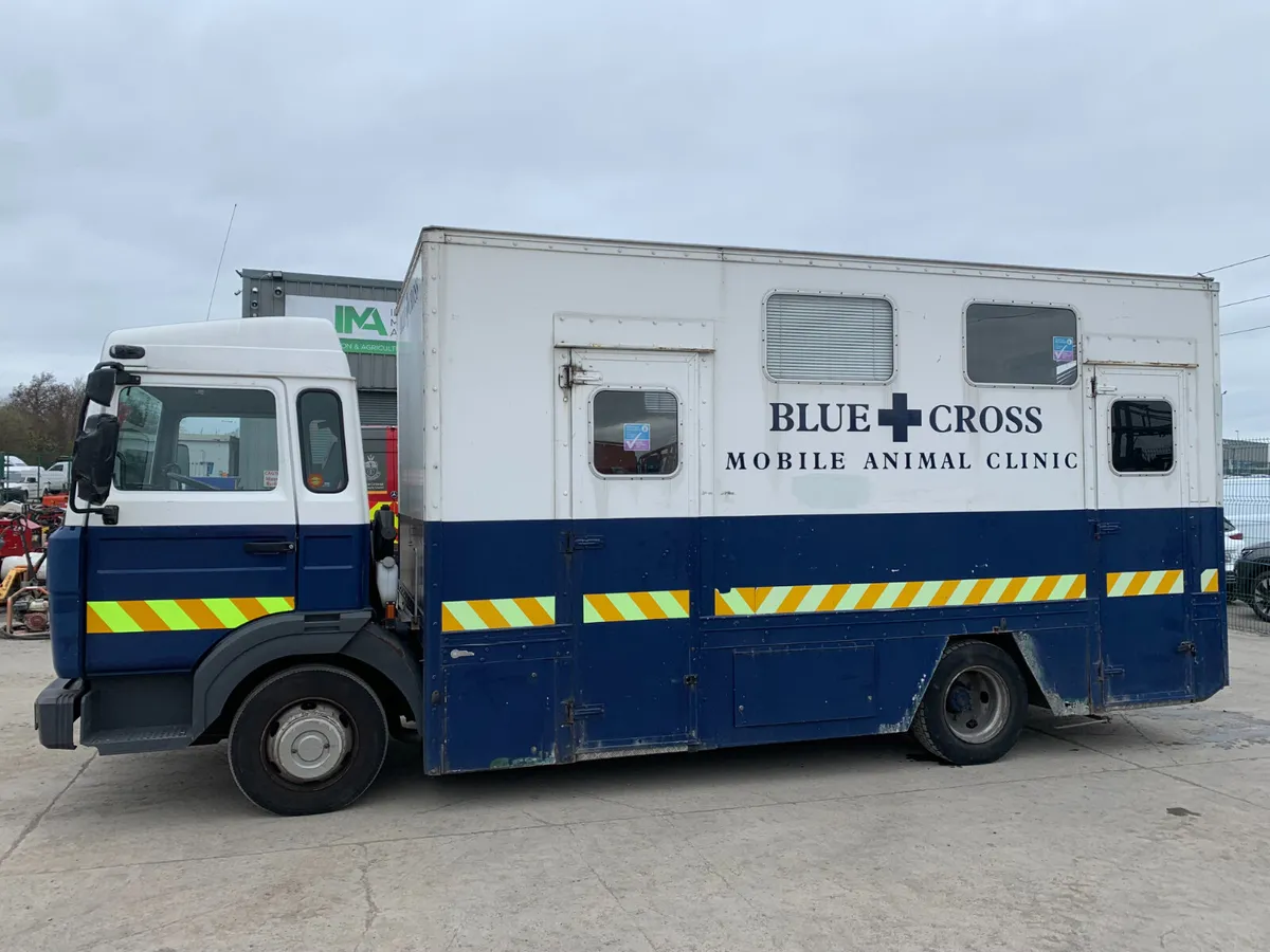 UNRESERVED 2000 RENAULT MIDLUM 150 WELFARE CLINIC - Image 2