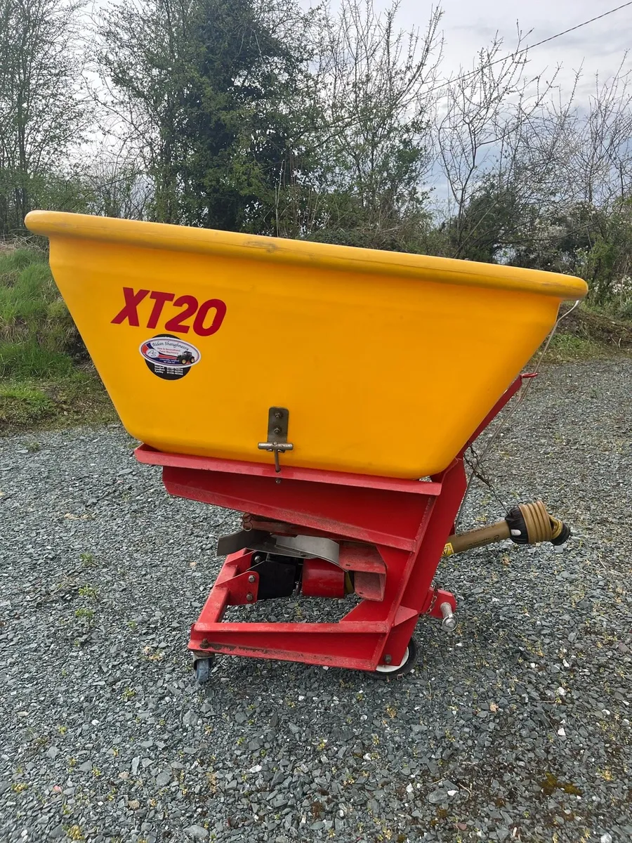 Fertilizer spreader - Image 3