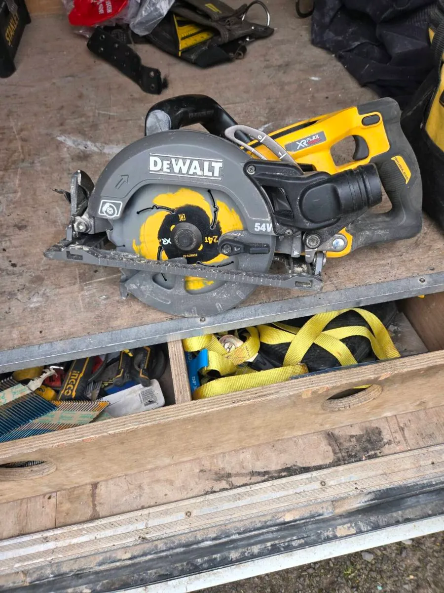 Dewalt worm saw - Image 1