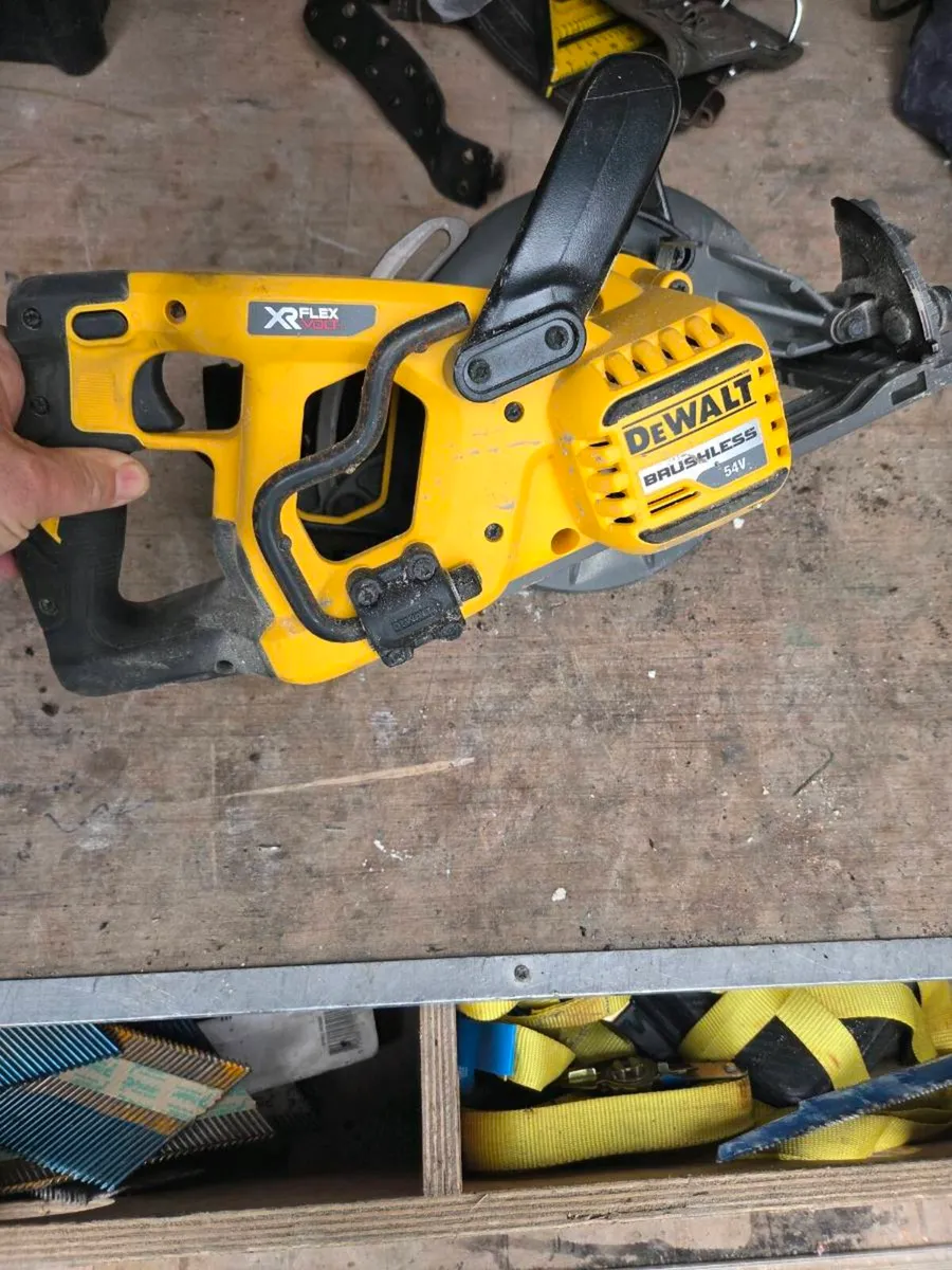 Dewalt worm saw - Image 2