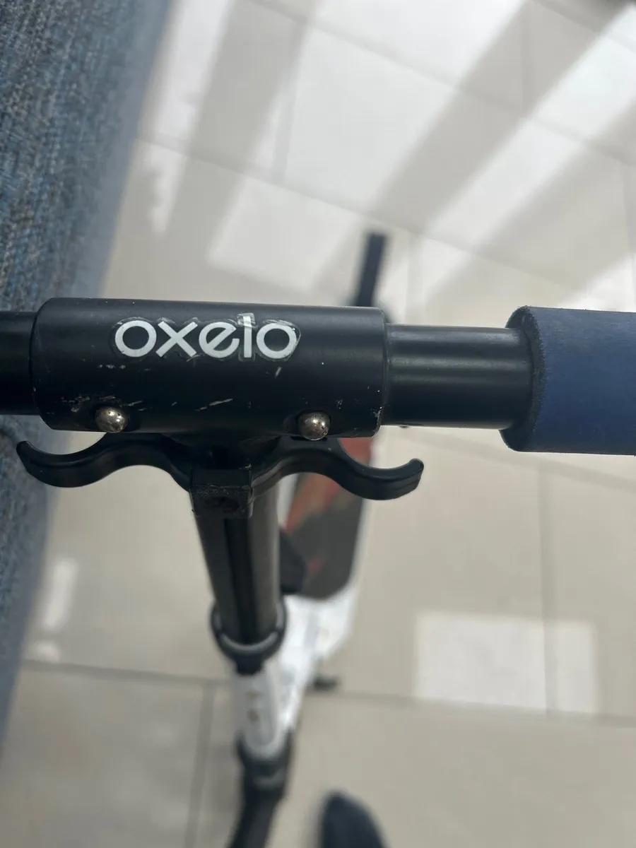 Used decathlon scooter white - Image 2