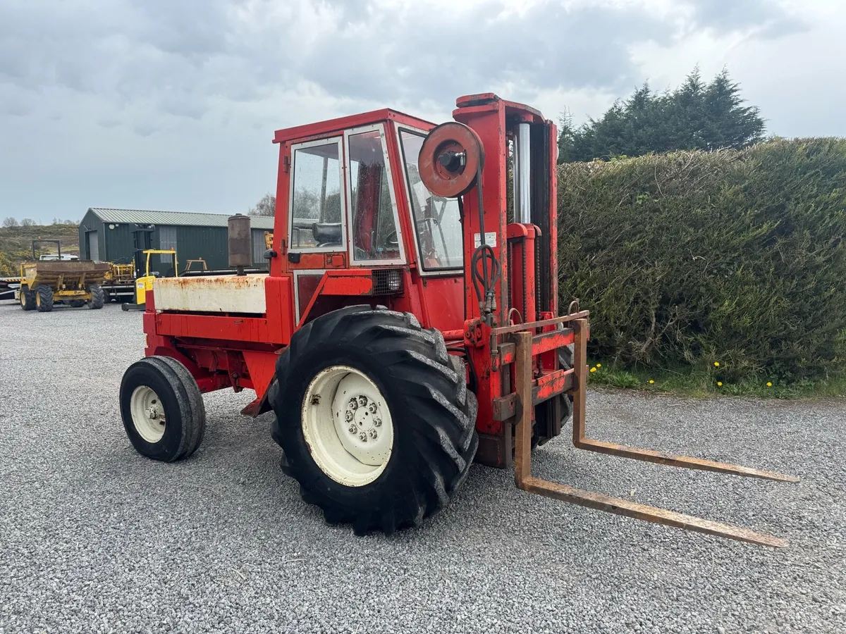 Manitou mb26 rough terrain forklift - Image 3